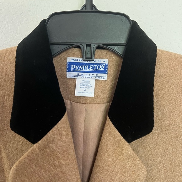 Pendleton Blazer - Picture 2 of 7